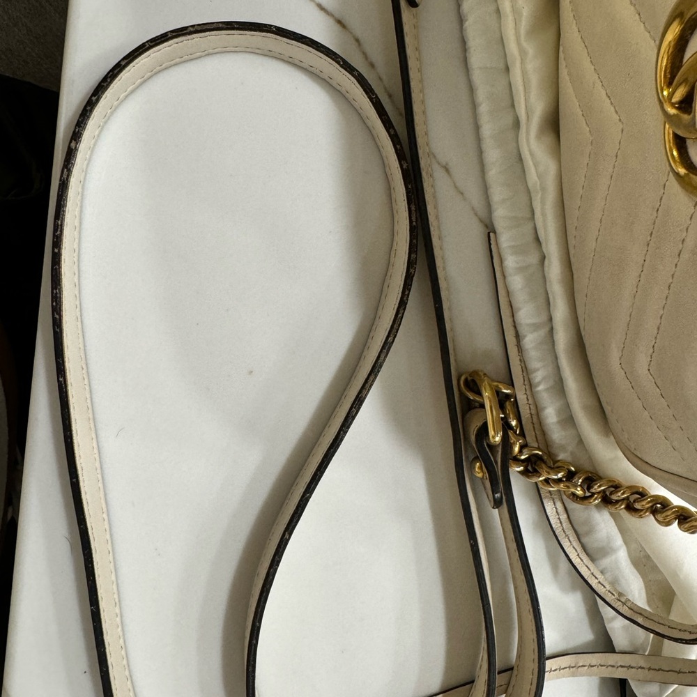 Gucci Beige Chevron Crossbody Bag - Picture 8 of 9